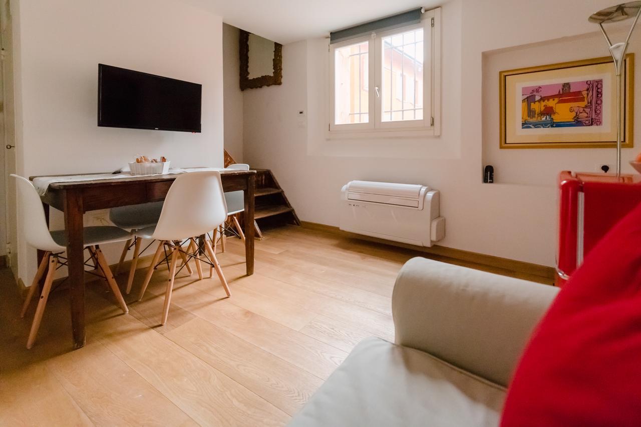 Historical And Luxury Apartment Bologna Exterior foto