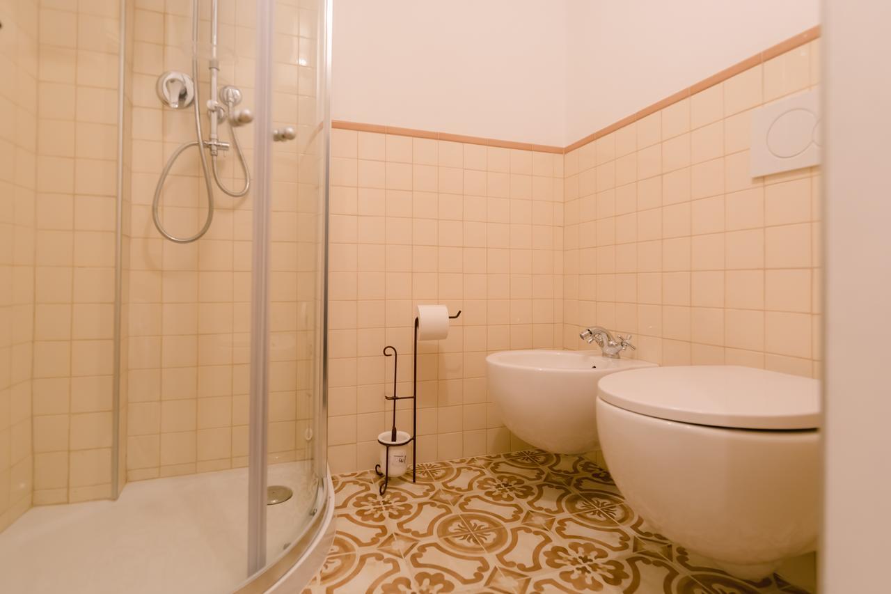 Historical And Luxury Apartment Bologna Exterior foto
