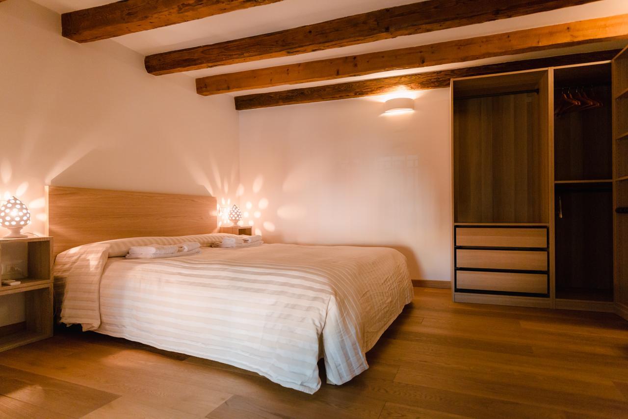 Historical And Luxury Apartment Bologna Exterior foto